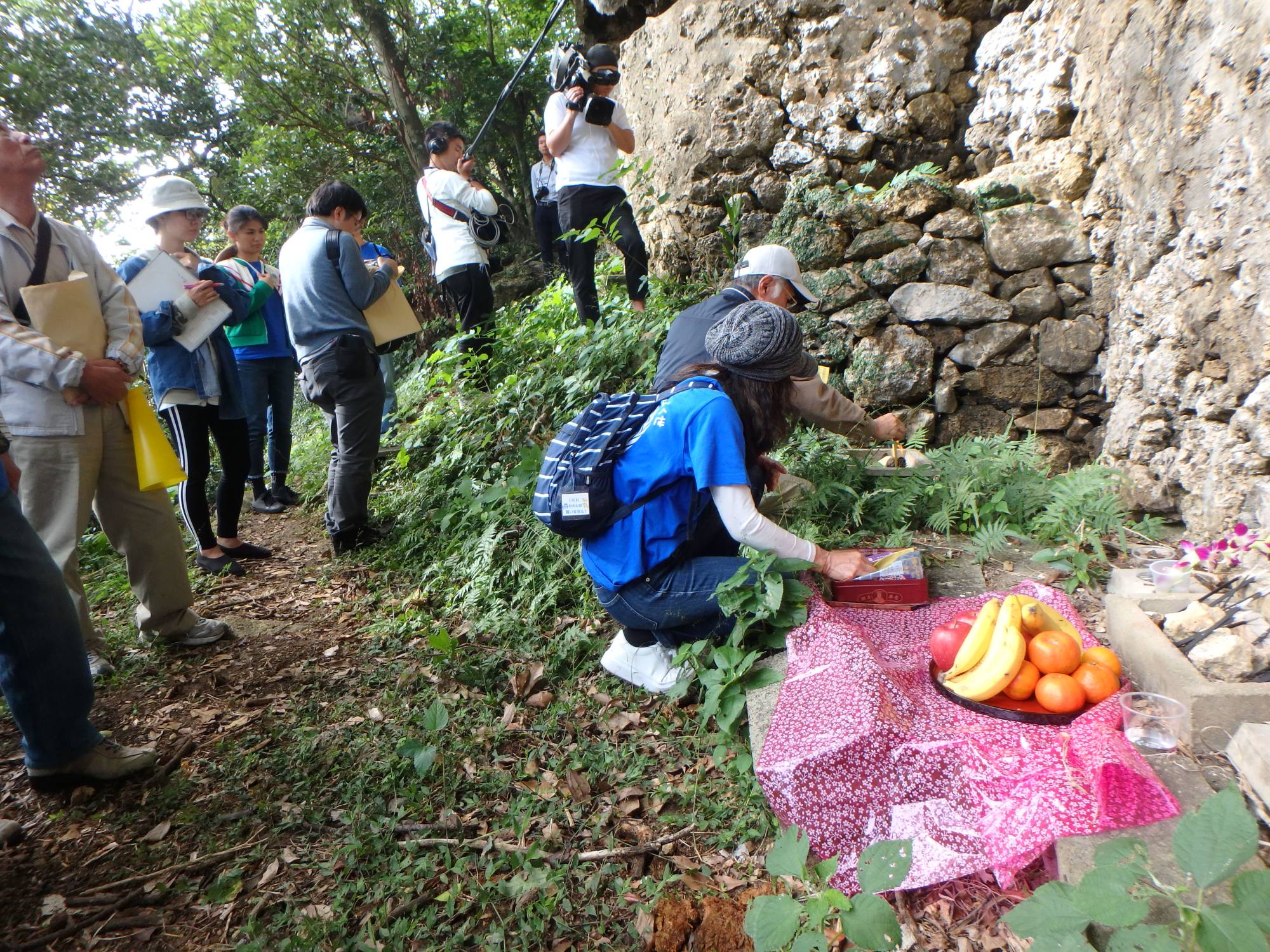 Pilgrimages continue to be made by Okinawans today to the Momojyana tomb in Nakajin village. | COURTESY OF YASUKATSU MATSUSHIMA