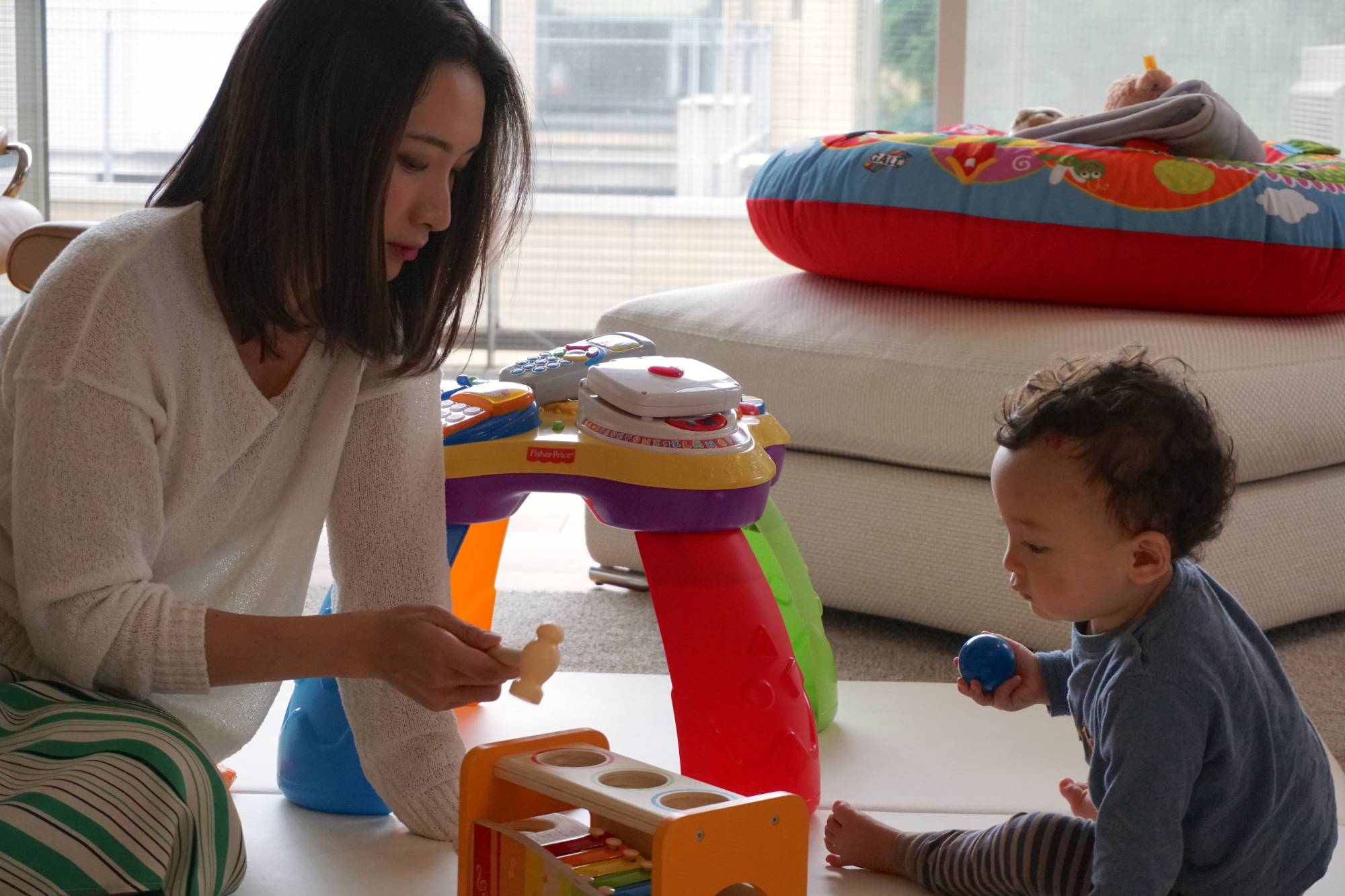 Women in Japan earn on average 44% less than men, compared to 35% in the United States. They also spend five times more time on housework and child care than men do, shouldering key responsibilities that require considerable time and energy, but which aren’t paid.  | MARA BUDGEN