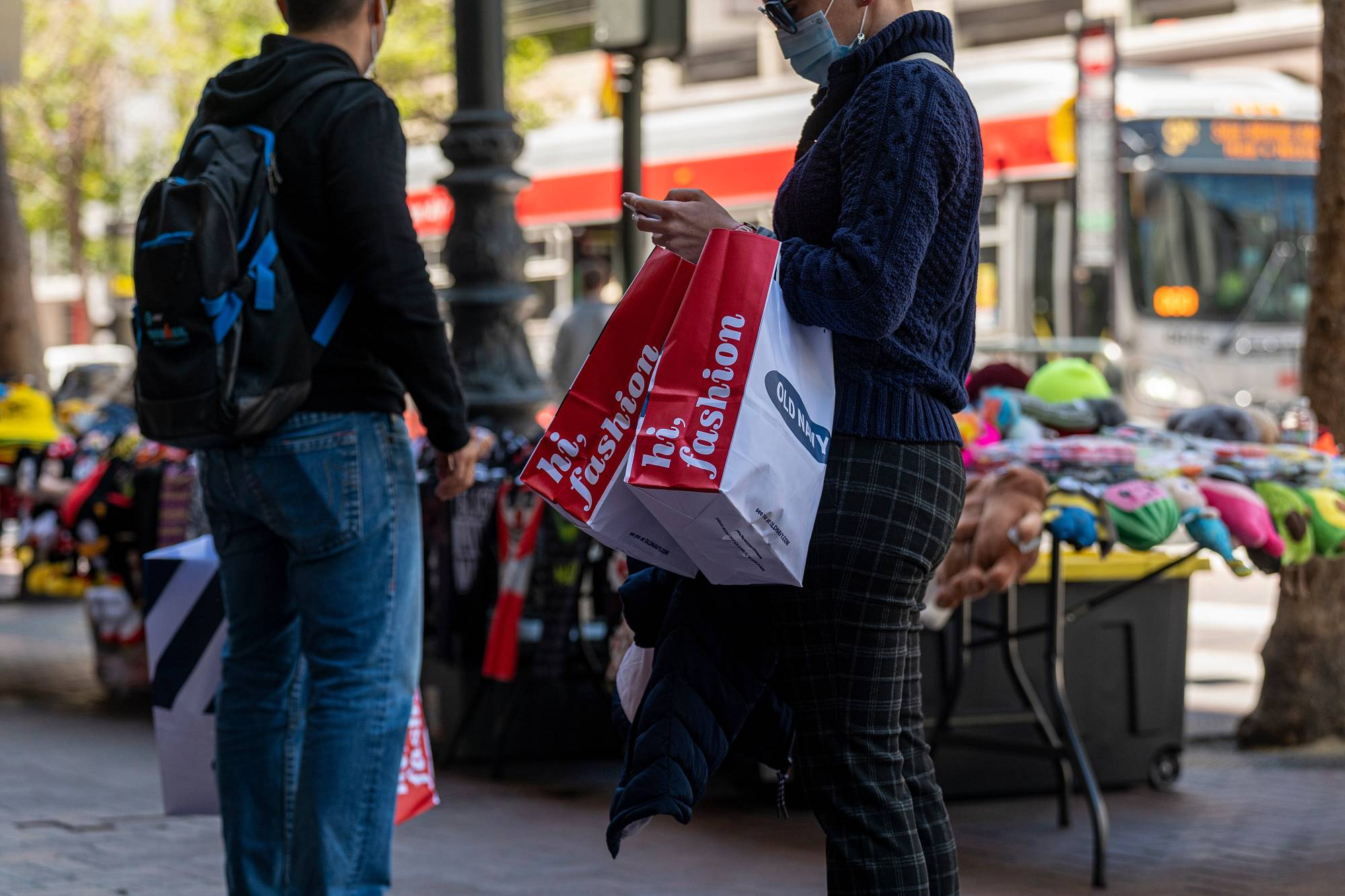 Shoppers in San Francisco on Thursday | Bloomberg 