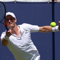 Andy Murray practices at London\'s Queen\'s Club on Monday ahead of his competitive return. | AFP-JIJI
