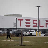 Tesla’s Buffalo, New York, factory where the Solar Roof is made | BLOOMBERG 