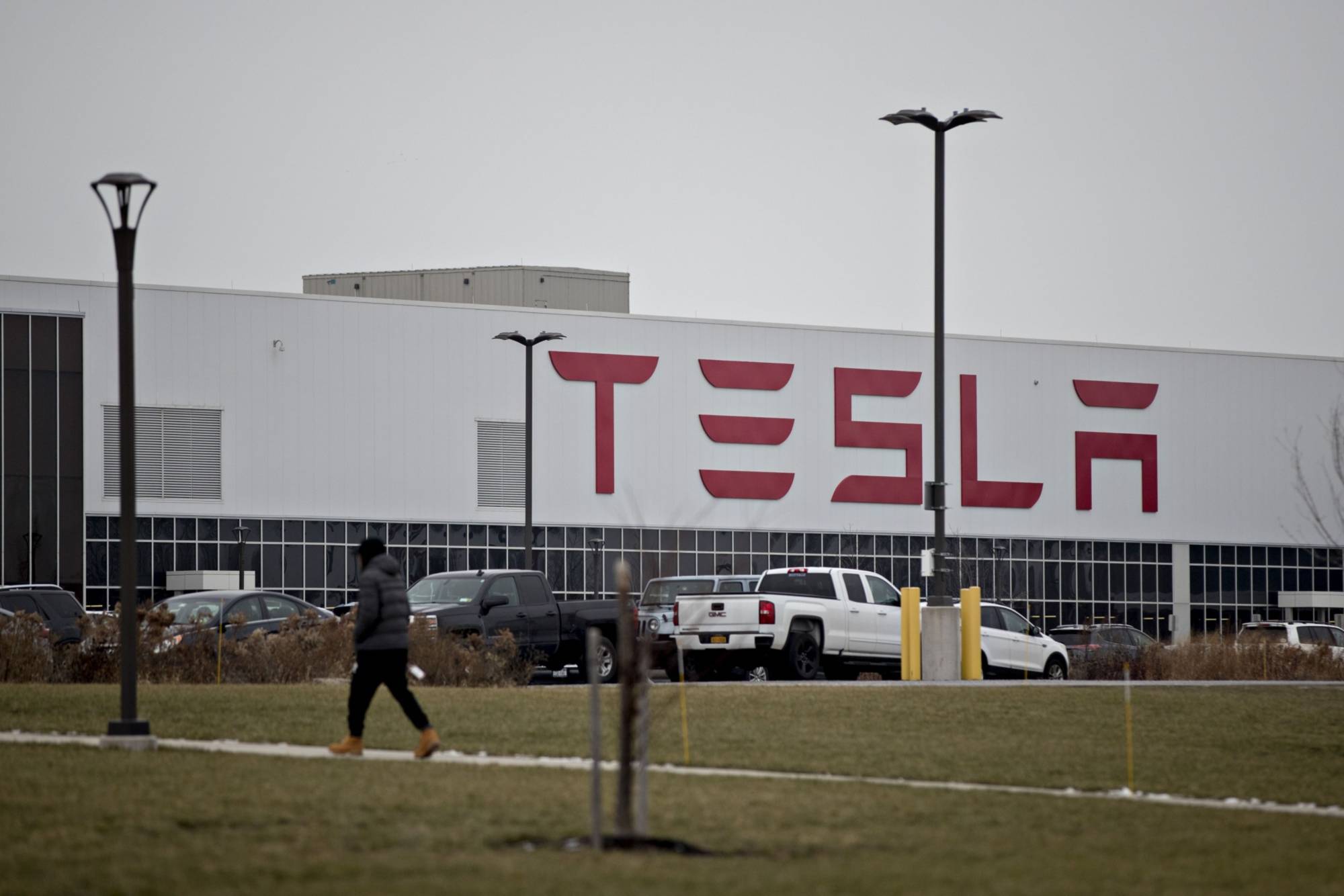 Tesla’s Buffalo, New York, factory where the Solar Roof is made | Bloomberg 