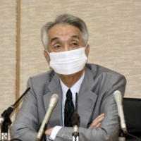 Bunmei Ibuki, a ruling Liberal Democratic Party heavyweight, holds a news conference in Kyoto on Monday. | KYODO