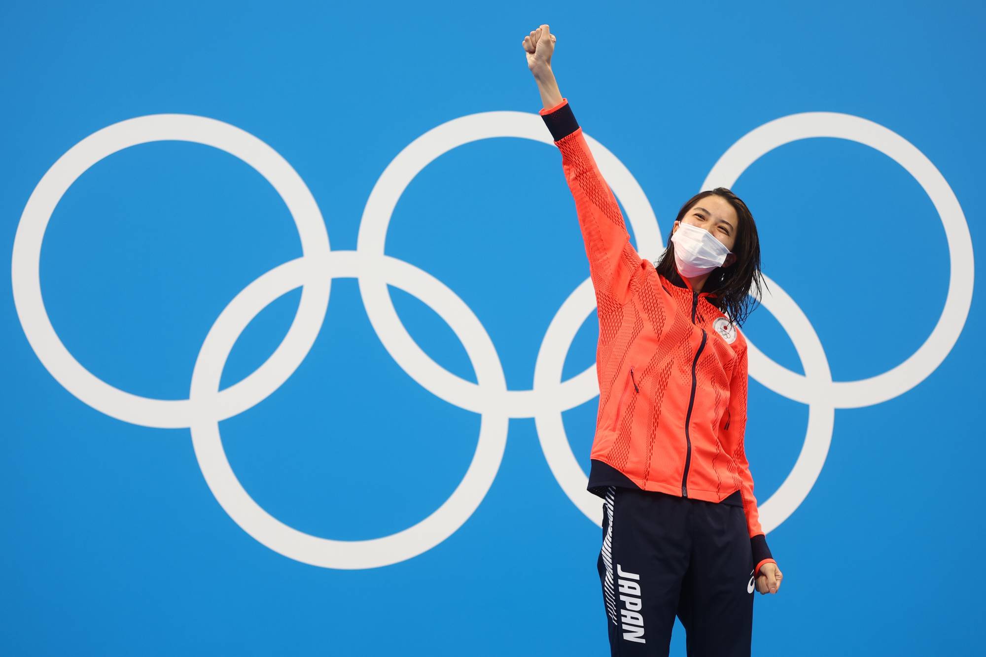 Japan's Yui Ohashi celebrates after winning gold in the women's 200-meter individual medley. | REUTERS
