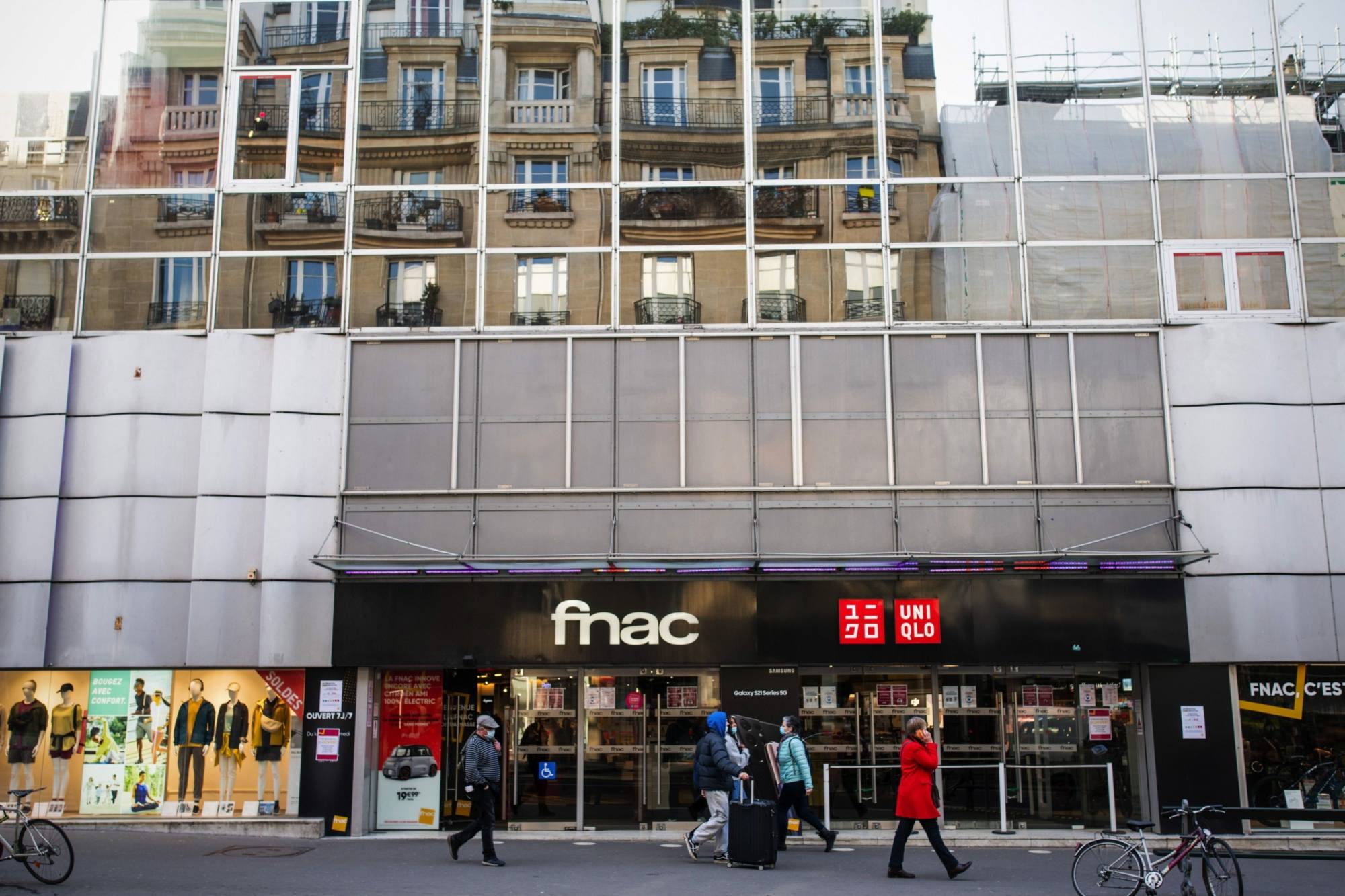 A Uniqlo clothing store, operated by Fast Retailing Co., in Paris | BLOOMBERG