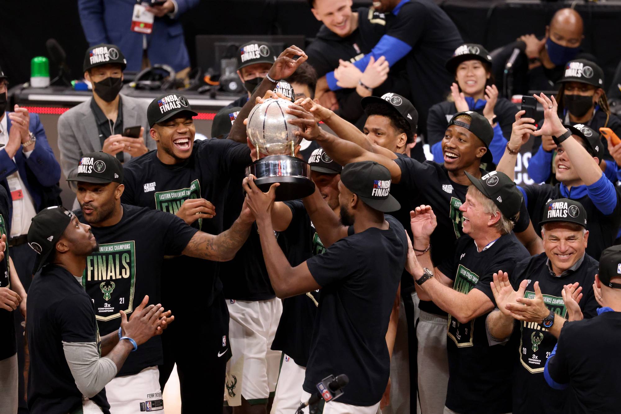 Kris Middleton Signed Milwaukee Bucks Jersey Finals Champs