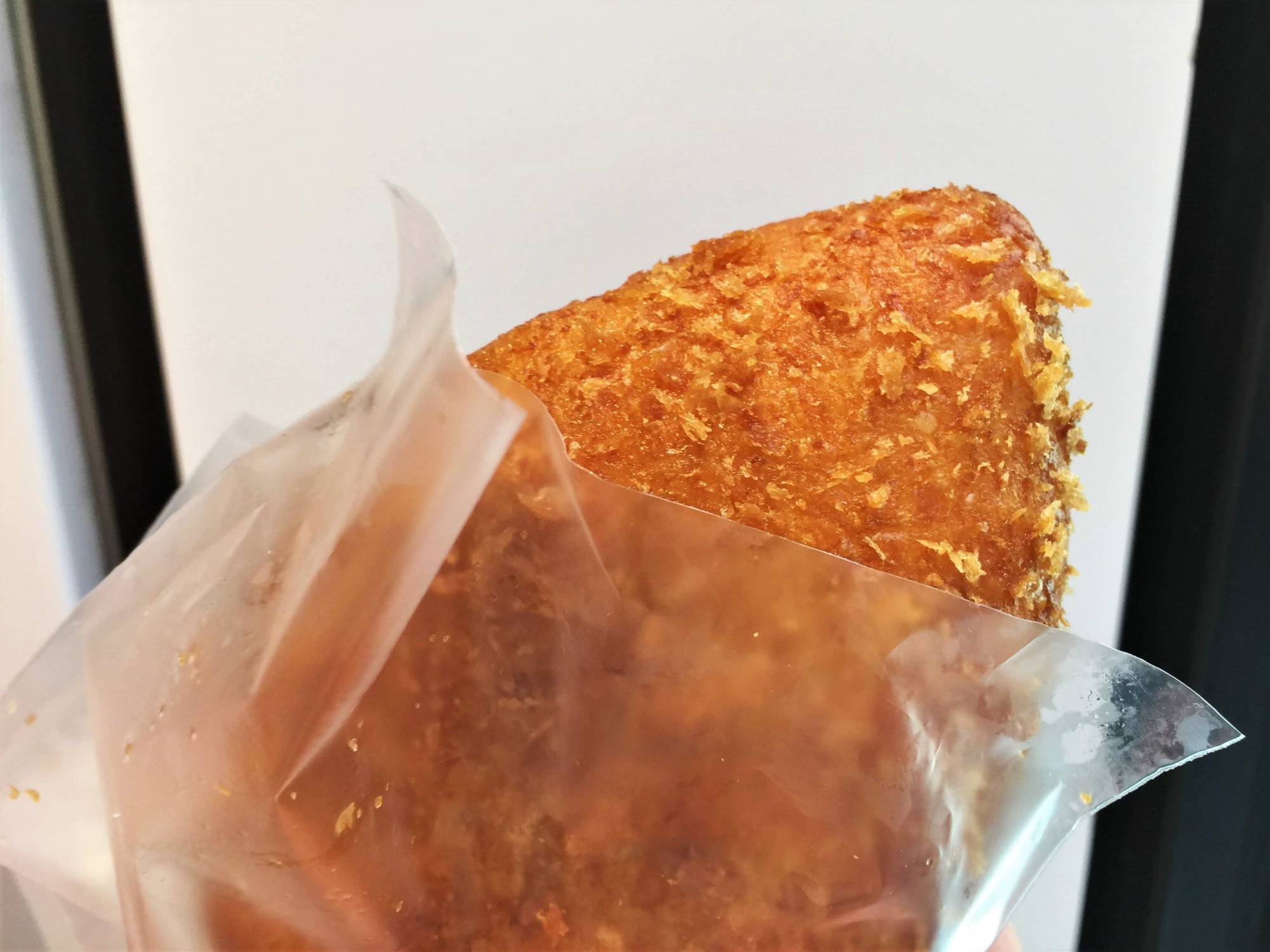 Cattela’s ganzo (original) karēpan is rich and expertly crafted, filling the thin, slightly sweet dough right to the edges. | Russell Thomas