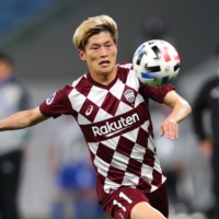 Vissel Kobe\'s Kyogo Furuhashi plays the ball against the Suwon Bluewings in the AFC Champions League quarterfinal in Al Wakrah, Qatar, on Dec. 10. | REUTERS