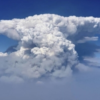 An aerial view of the Bootleg fire is seen on Wednesday. | U.S. FOREST SERVICE / 141ST AIR REFUELING WING WASHINGTON AIR NATIONAL GUARD / VIA AFP-JIJI