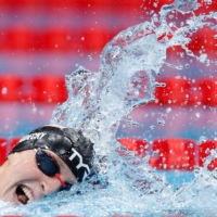 USA\'s Katie Ledecky competes in the final of the women\'s 800-meter freestyle swimming event | AFP-JIJI