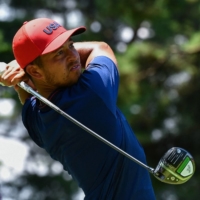 Xander Schauffele steadied after a late wobble to clinch gold for the United States at the Olympic golf on Sunday with a one-stroke victory as South Africa-born Rory Sabbatini claimed an unlikely silver for adopted nation Slovakia. | AFP-JIJI