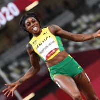 Jamaica\'s Elaine Thompson-Herah wins the women\'s 200m final during the Tokyo 2020 Olympic Games on Tuesday. | AFP-JIJI