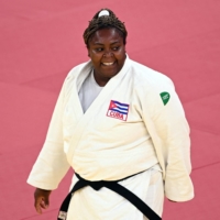 Cuba\'s Idalys Ortiz celebrates after winning her judo women\'s over-78 kg semifinal on July 30.  | AFP-JIJI