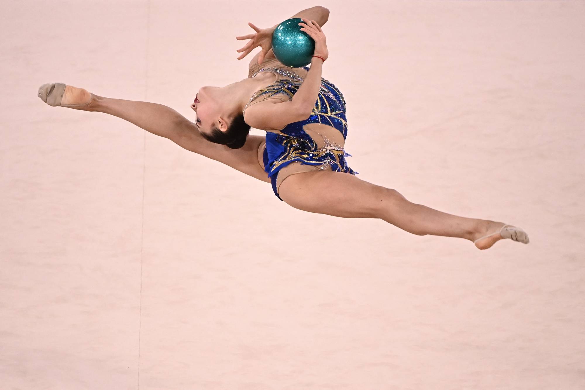 Italy's Milena Baldassarri competes in the individual all-around qualification of the rhythmic gymnastics event. | AFP-JIJI