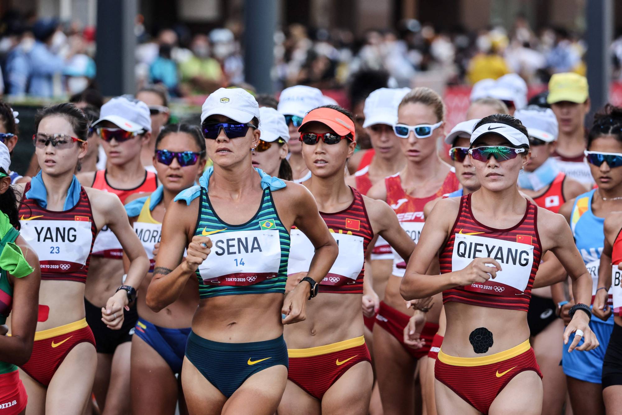 Athletes at the start of the women's 20-km race walk in Sapporo | AFP-JIJI