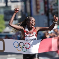 Kenya\'s Peres Jepchirchir wins the women\'s marathon final during the 2020 Olympics in Sapporo on Saturday morning. | AFP-JIJI