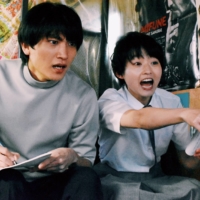 Go the distance: A teenage aspiring director (Marika Ito, right) unknowingly casts a time-traveling fan of her work (Daichi Kaneko, left) as the lead in her first film in “It\'s a Summer Film.\" | © 2021 \"IT’S A SUMMER FILM\" PRODUCTION COMMITTEE
