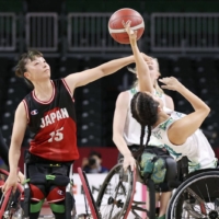 Japan and Australia meet in the preliminary round of women\'s wheelchair basketball on Wednesday at Musashino Forest Sport Plaza. | KYODO