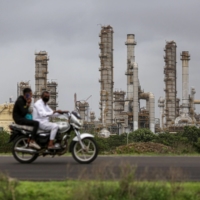 A Reliance Industries oil refinery in Jamnagar, India | BLOOMBERG 