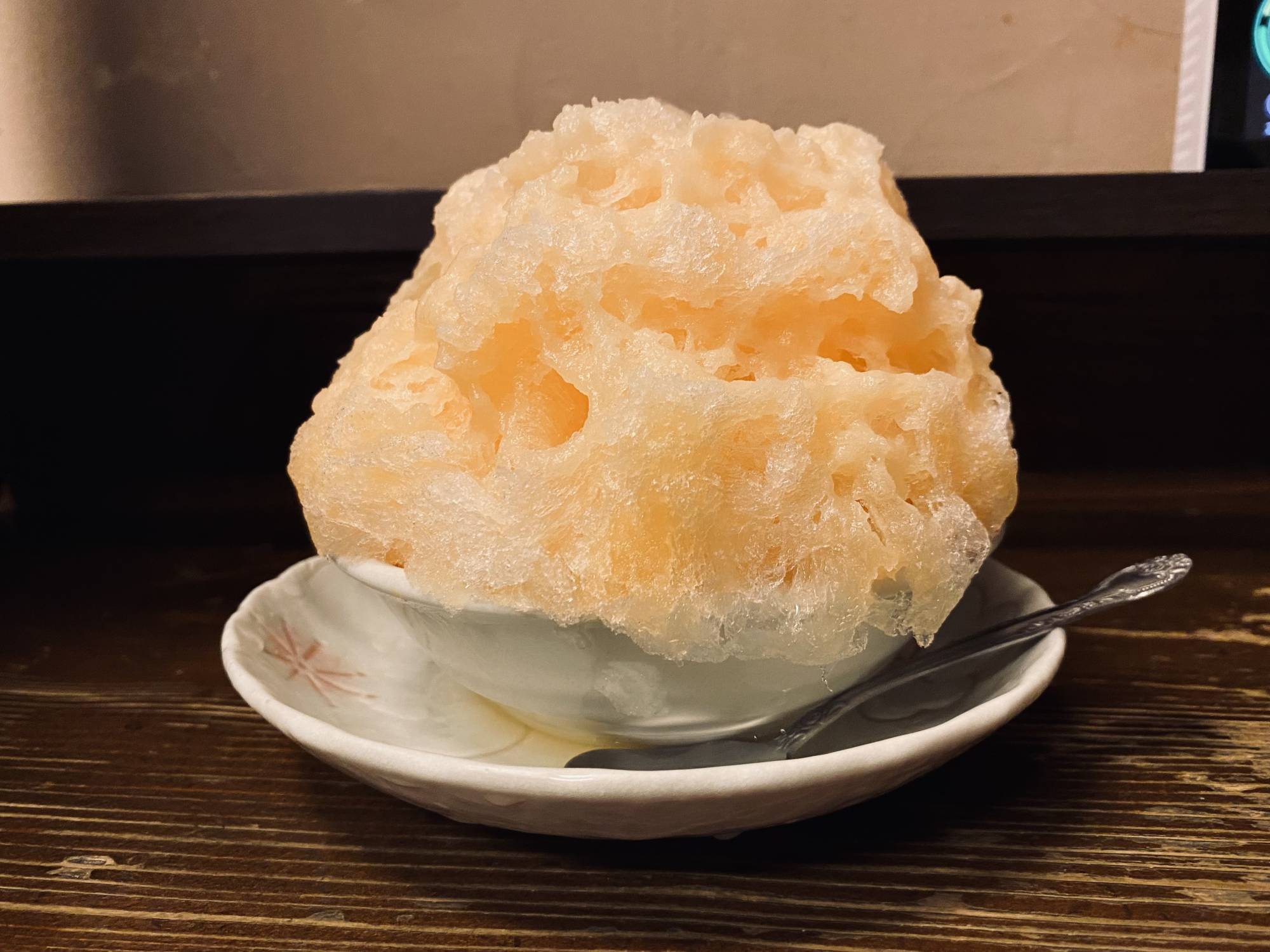 Minatoya’s summer-exclusive akaniku melon kakigōri tastes like fruit straight from the vine. | Florentyna Leow 