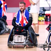 Stuart Robinson celebrates Britain\'s victory in the wheelchair rugby gold medal match against the U.S. on Sunday.  | AFP-JIJI