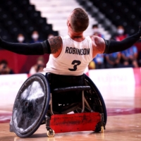 Stuart Robinson celebrates after winning gold on Sunday.  | AFP-JIJI