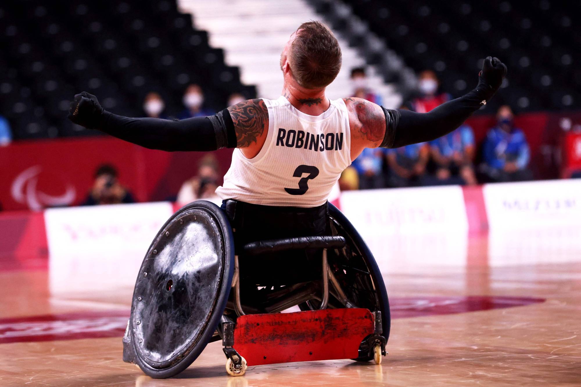 Stuart Robinson celebrates after winning gold on Sunday.  | AFP-Jiji