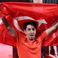 Turkey\'s Abdullah Ozturk celebrates winning the gold medal match against South Korea\'s Young-Gun Kim in men\'s singles table tennis class 4. | REUTERS