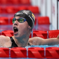Spain\'s Marta Fernandez Infante celebrates after winning gold in the women\'s 50-meter SB3 breaststroke. | REUTERS