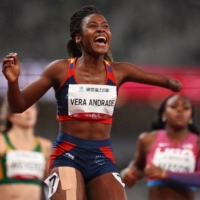 Lisbeli Marina Vera Andrade of Venezuela celebrates after winning gold in the women\'s T47 200 meters | REUTERS