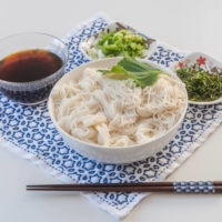 Cold noodle dishes are soothing and easy to eat when the weather is especially hot and humid. Sōmen is the quickest to make since the noodles are so thin.  | MAKIKO ITOH

