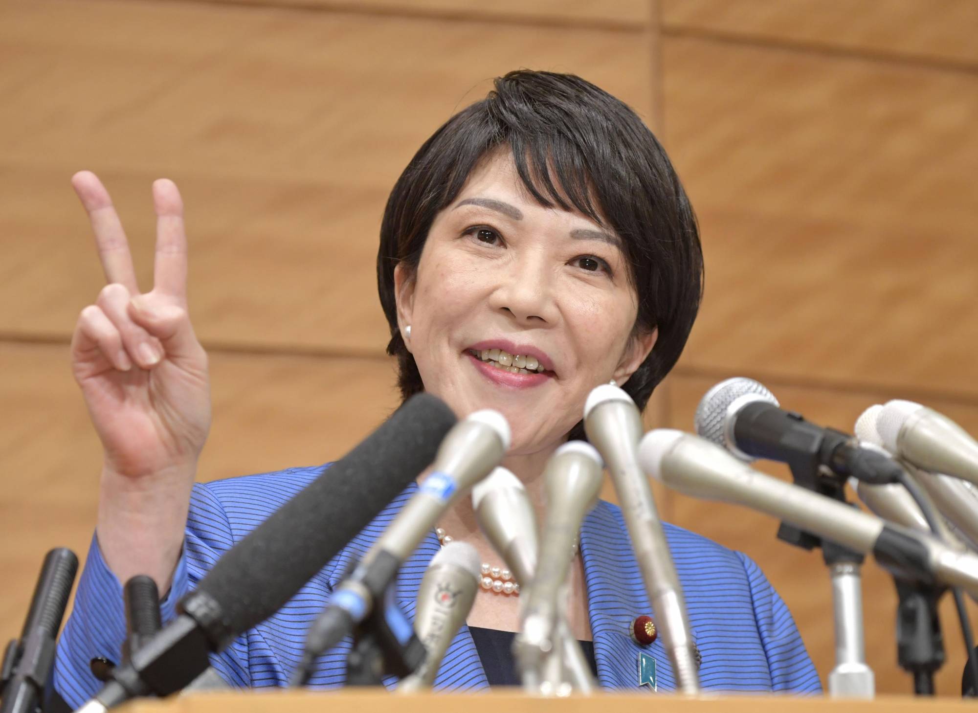 In the race to the top of the LDP, Sanae Takaichi has won the backing of Japan's longest-serving prime minister, Shinzo Abe. | KYODO