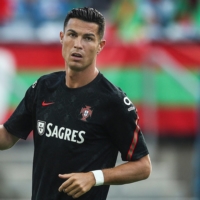 Portugal\'s Cristiano Ronaldo warms up before a World Cup qualifier against Ireland in Loule, Portugal, on Sept. 1. | AFP-JIJI