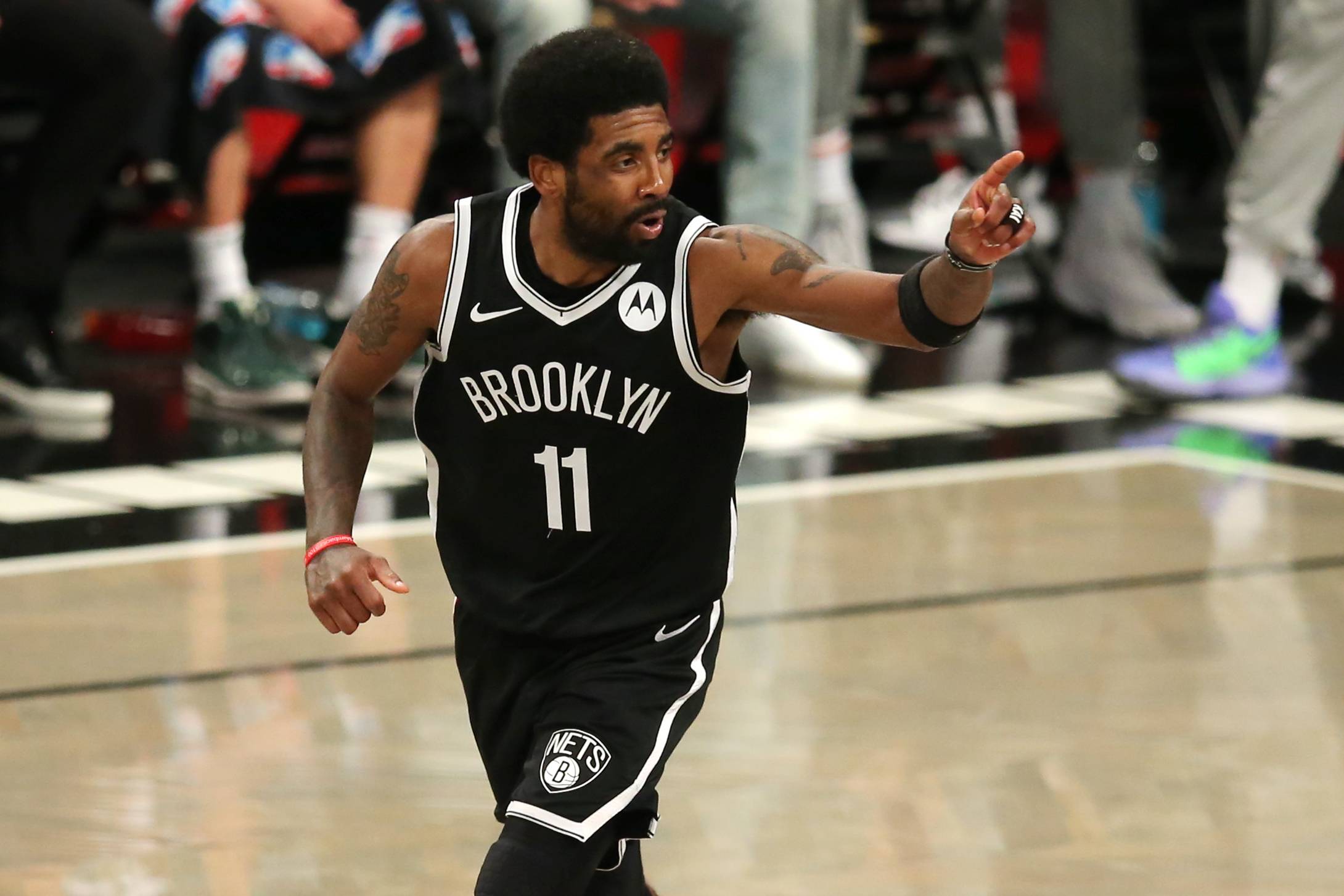 Kyrie irving hotsell nets shirt