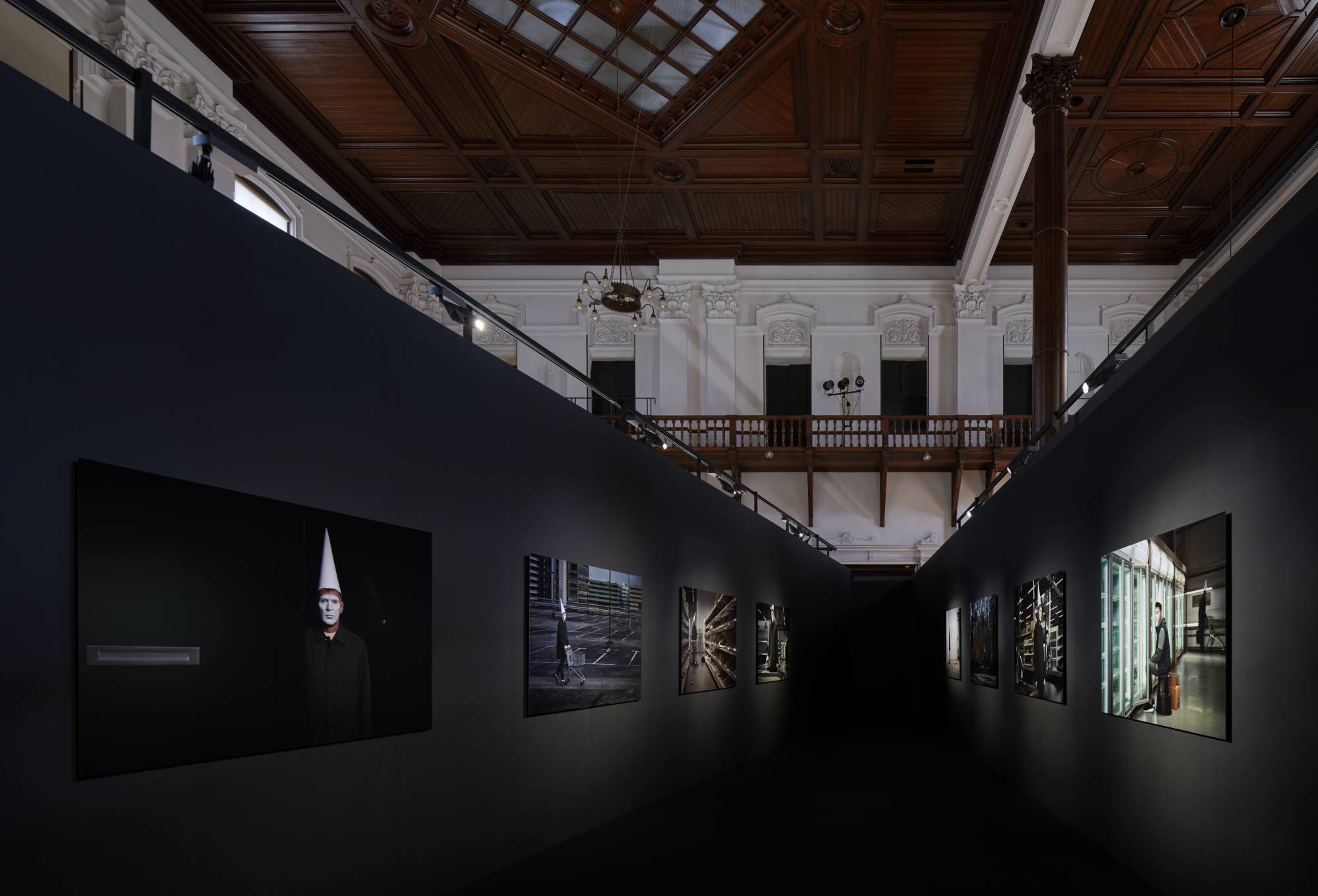 Erwin Olaf’s “Annus Mirabilis” at the Museum of Kyoto Annex | ©︎ TAKESHI ASANO-KYOTOGRAPHIE 2021