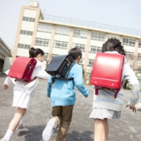 The number of students playing truant from elementary schools rose by 10,000 to 63,350 in fiscal 2020 in Japan. | GETTY IMAGES