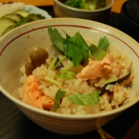 A hearty, flavorful bowl of mushroom-salmon takikomi gohan | ELIZABETH ANDOH
