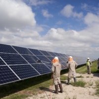 The renewable energy sector has created a rising number of jobs, but the transition to them faces political hurdles. | BLOOMBERG