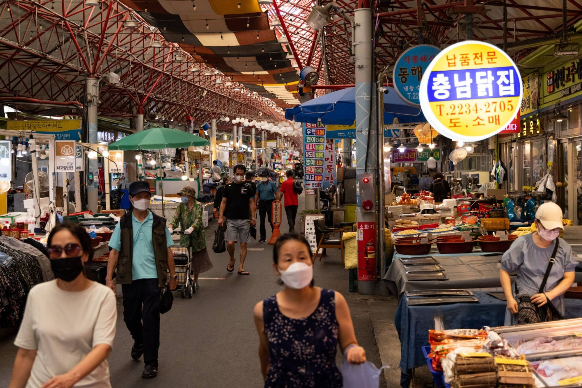 The Seoul Central Market in July | Bloomberg 