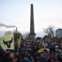 Protesters gather in Glasgow on Saturday.  | AFP-JIJI