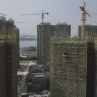 Construction of Evergrande Mansions in Dongguan, China  | GILLES SABRIé / THE NEW YORK TIMES
