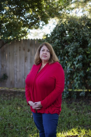 Leanna Cartier, a retired accountant who was offered a full-time substitute teacher position despite never having worked in that school before, in Arlington, Texas on Nov. 5. Because of staff shortages, some school districts are canceling classes. Others are lowering their hiring standards. The result can be a chaotic classroom. | ZERB MELLISH / THE NEW YORK TIMES