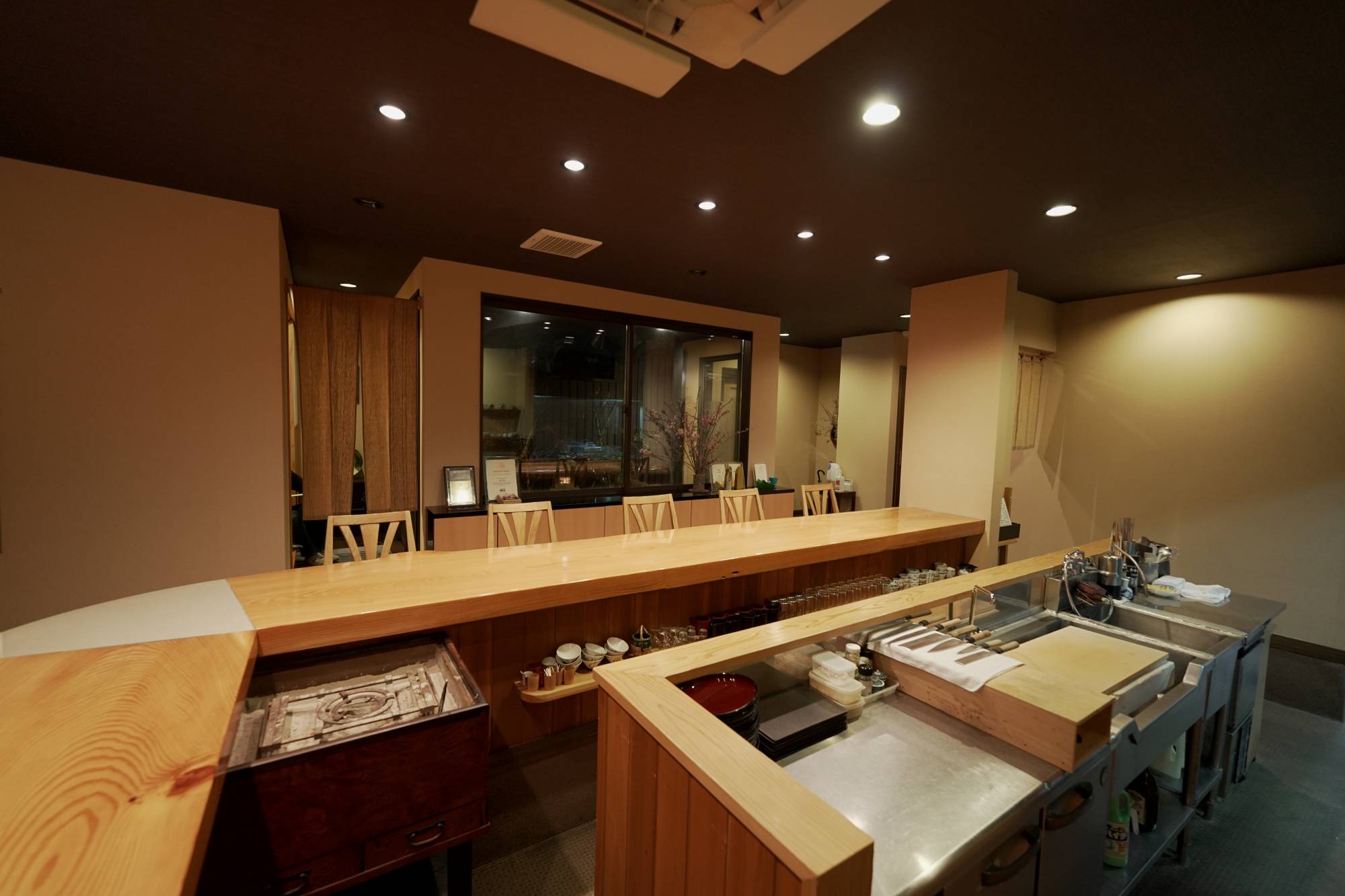 The layout of Chef Hiroki Takamura's Nihonryori Takamura restaurant allows for interactions between the chef and his diners. | NAOH INC. 