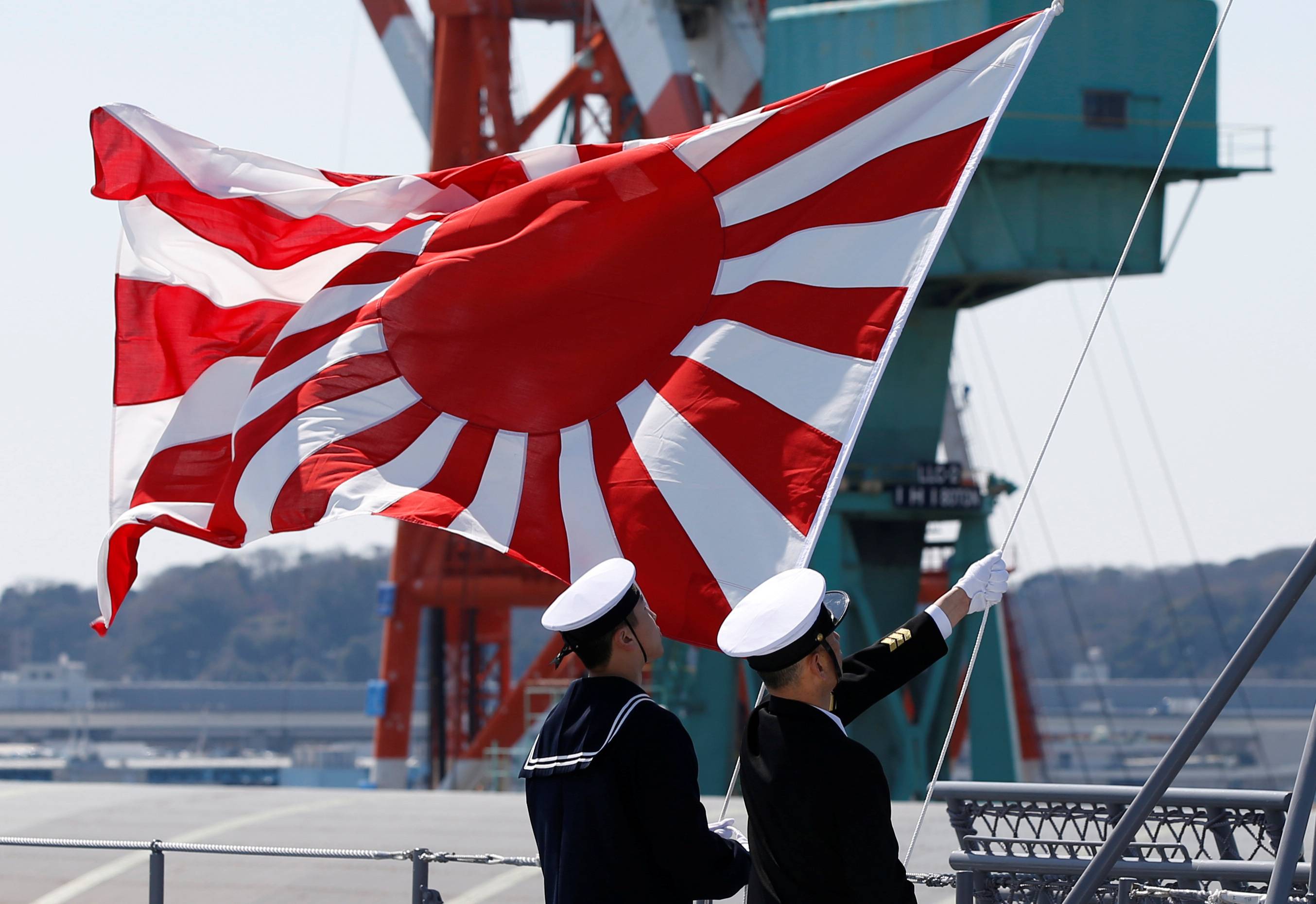 A recent Japan-Australia naval exercise has established a precedent for the SDF to be able to protect foreign militaries in the future.  | REUTERS 