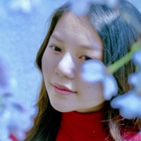 Nang Tracy plays a Myanmar woman who has to fend off advances from her boss while working at a convenience store to fund her education in Lim Kar Wai’s “Come and Go.” | ©️ CINEMADRIFTERS
