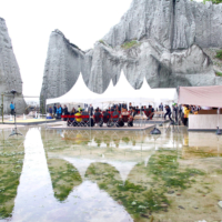 The first Shimokita Geo Dining event was held at Hotokegaura, with the rock formations as scenic background. | SHIMOKITA TABI ASSIST