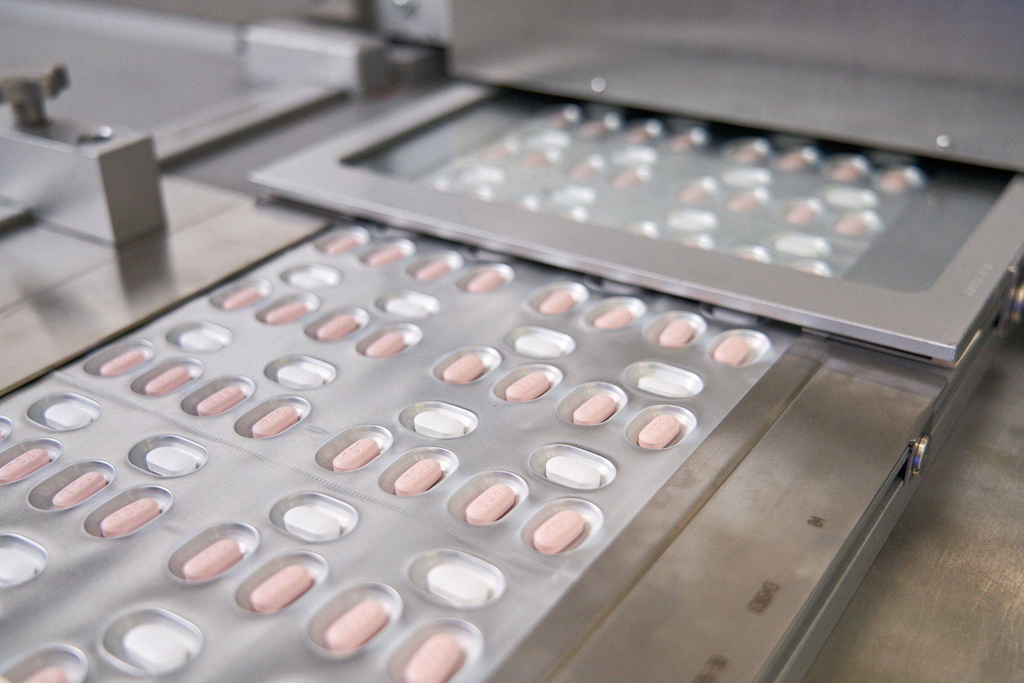 Pfizer's experimental COVID-19 antiviral pills are produced at a laboratory in Freiburg, Germany. | PFIZER / VIA AFP-JIJI