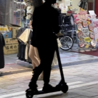 Tokyo police will begin issuing traffic tickets to electric scooter users for minor offenses. | KYODO