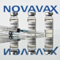 The European Union on Monday approved the use of Novavax\'s COVID-19 vaccine in people 18 years and older, giving a boost to the U.S. biotech after long delays and paving the way for a fifth shot in the EU as the omicron variant spreads. | AFP-JIJI