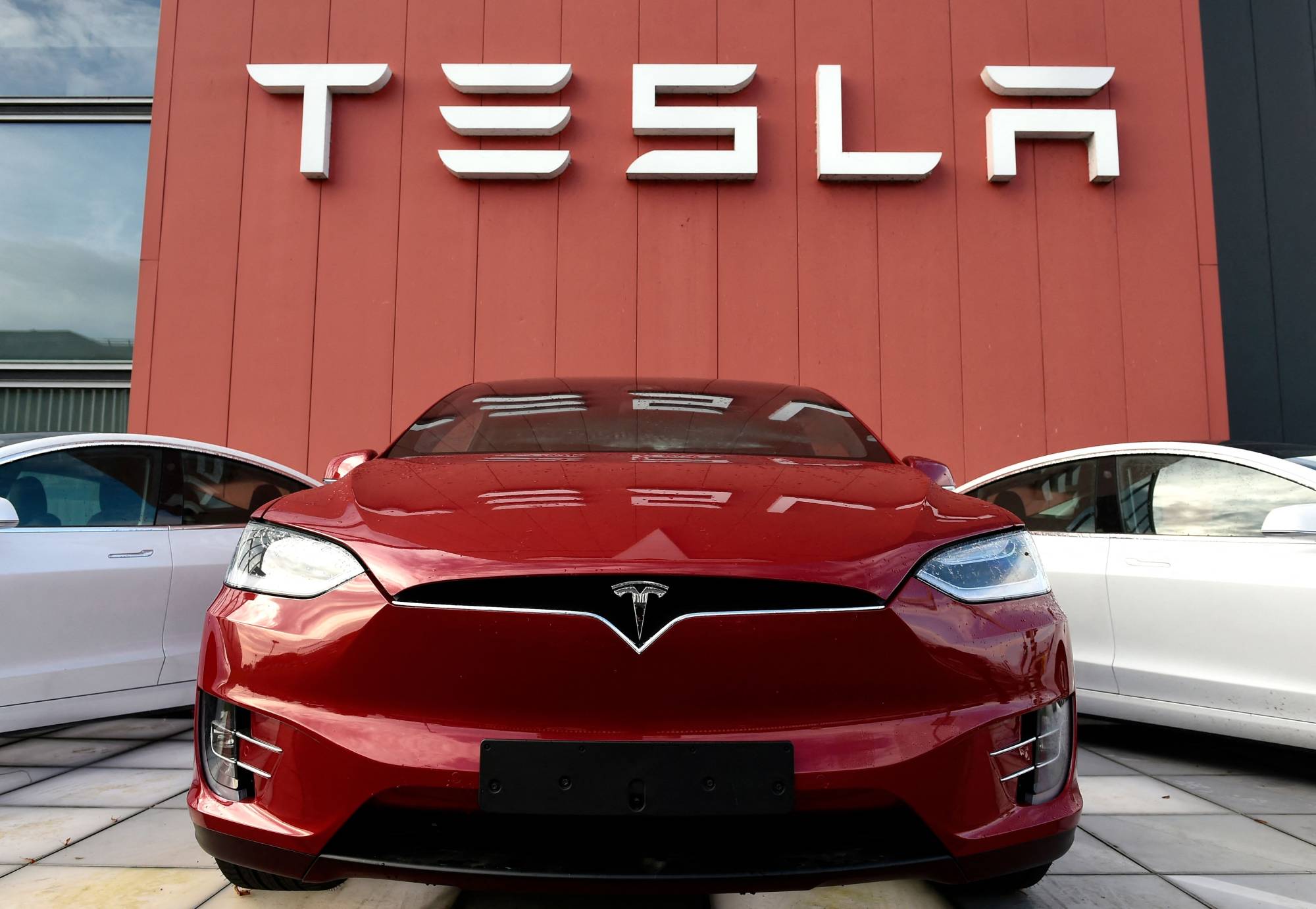 Tesla recalls 2021 sale